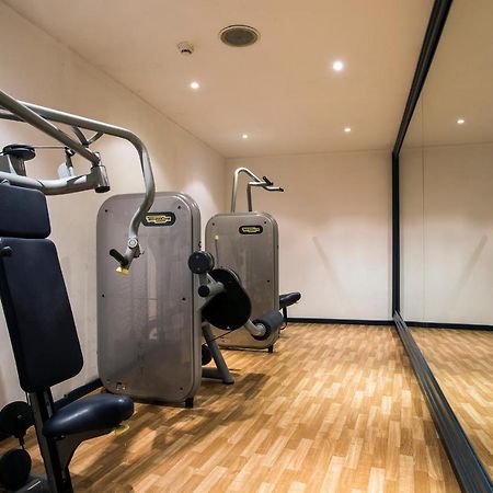 Flyon Hotel & Conference Center Bologna Buitenkant foto Gym equipment