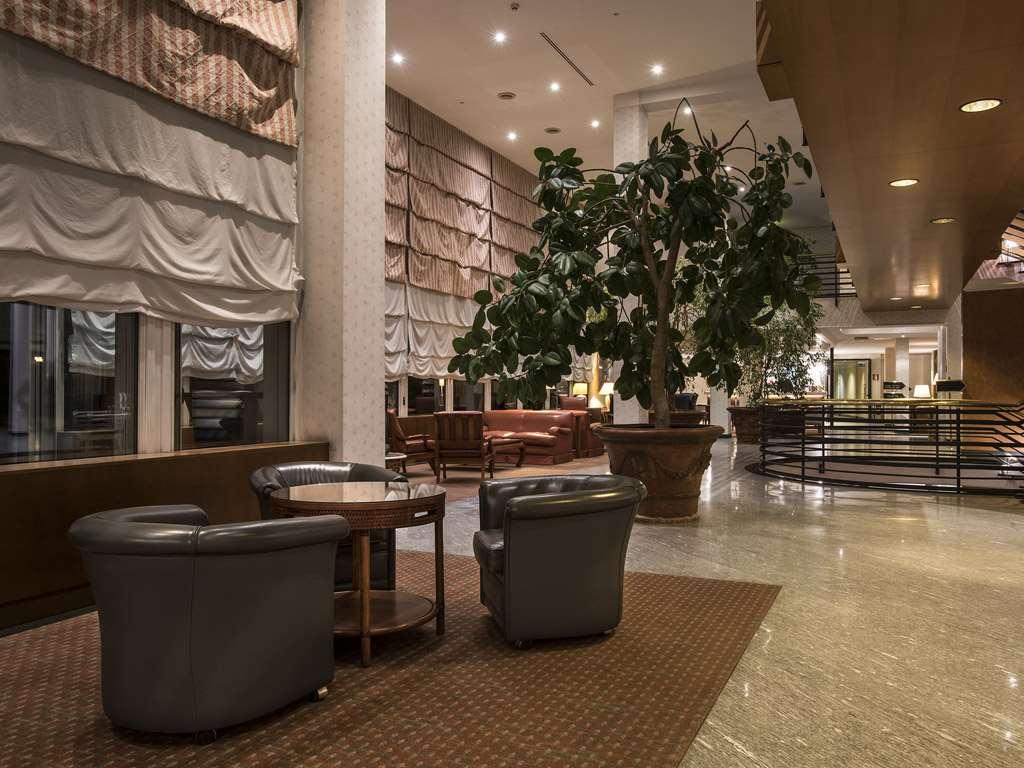 Flyon Hotel & Conference Center Bologna Interieur foto Interior of the hotel