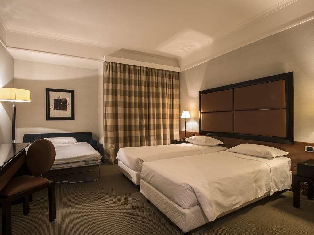 Flyon Hotel & Conference Center Bologna Kamer foto Room at the hotel