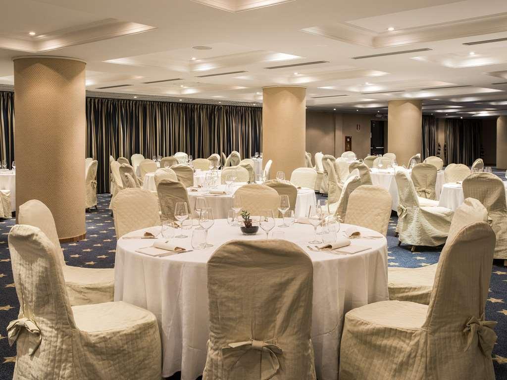 Flyon Hotel & Conference Center Bologna Restaurant foto The hotel's ballroom