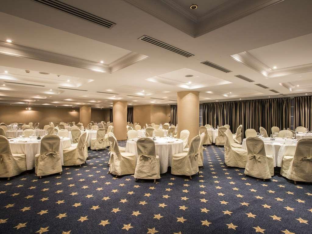 Flyon Hotel & Conference Center Bologna Faciliteiten foto The hotel's ballroom