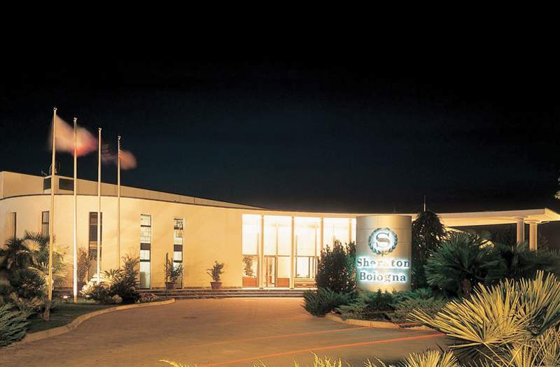 Flyon Hotel & Conference Center Bologna Buitenkant foto Sheraton Bologna